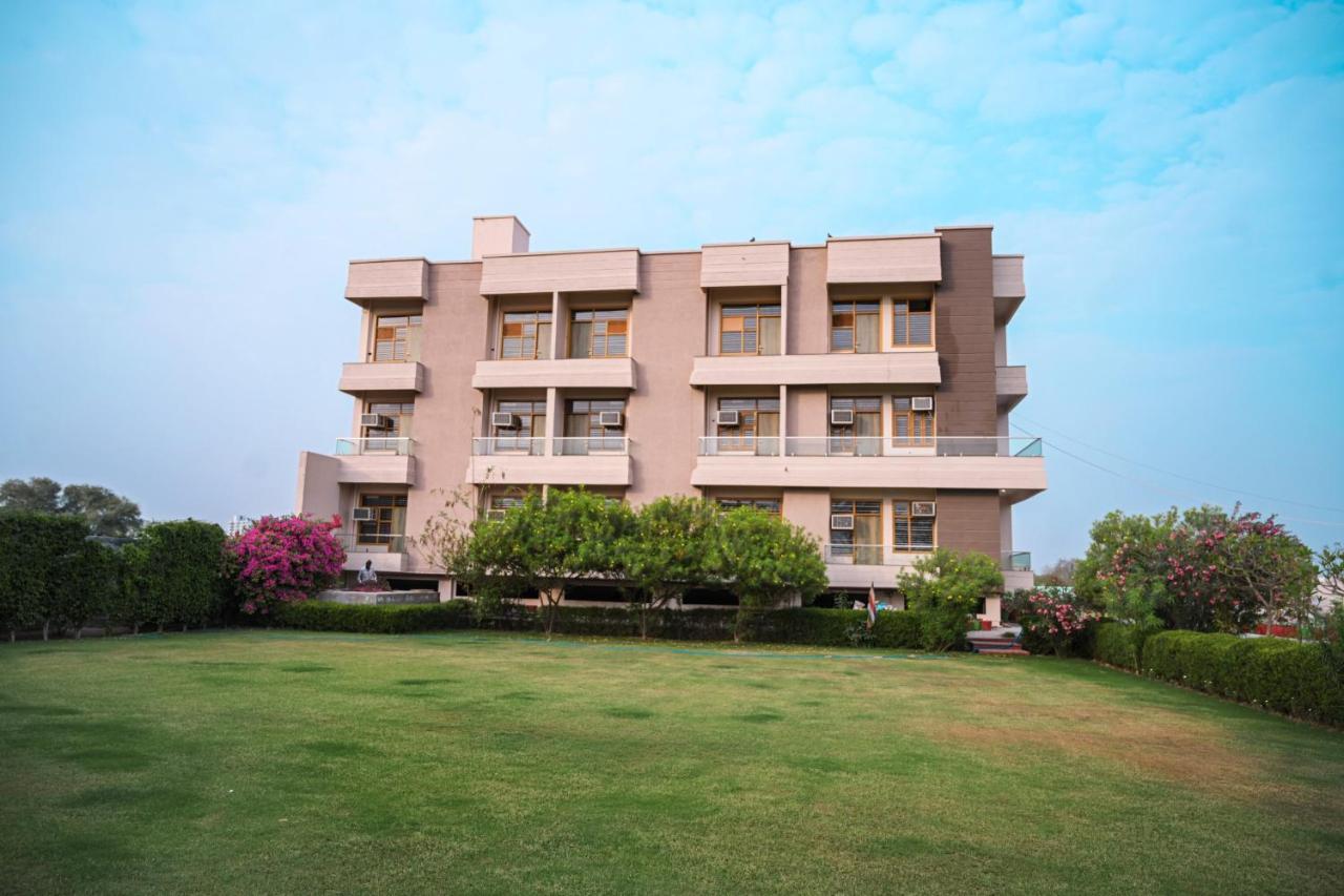 The Govindam Resort Vrindāvan Extérieur photo