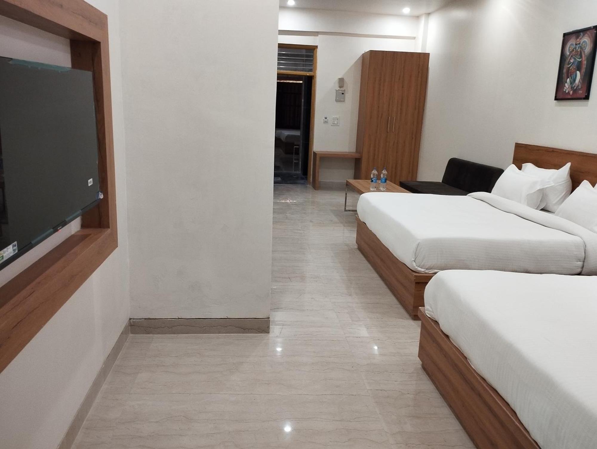 The Govindam Resort Vrindāvan Chambre photo